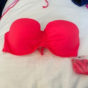 NWOT Victoria’s Secret bikini top
